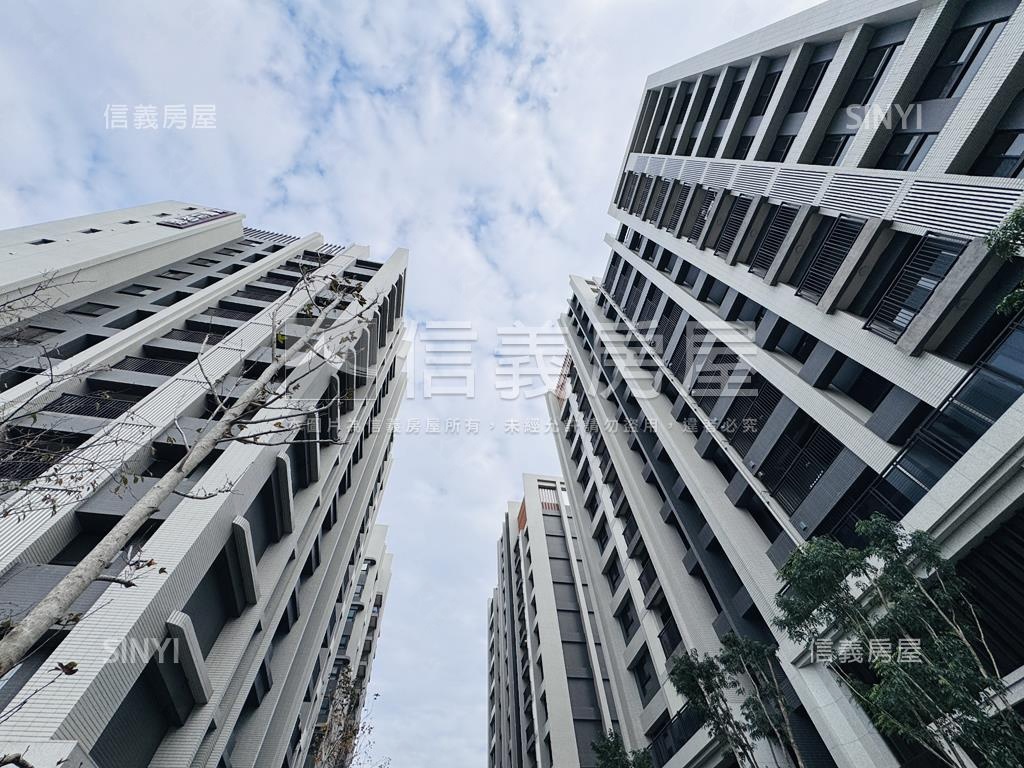 櫻花知築２房平面車位房屋室內格局與周邊環境