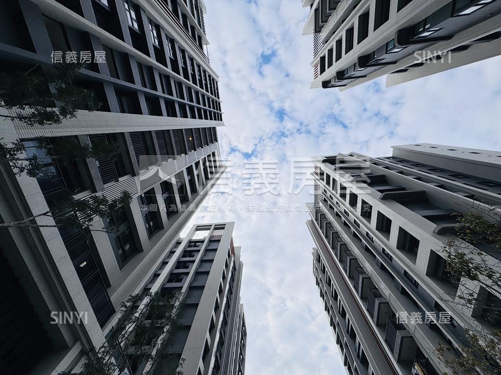 櫻花知築２房平面車位房屋室內格局與周邊環境