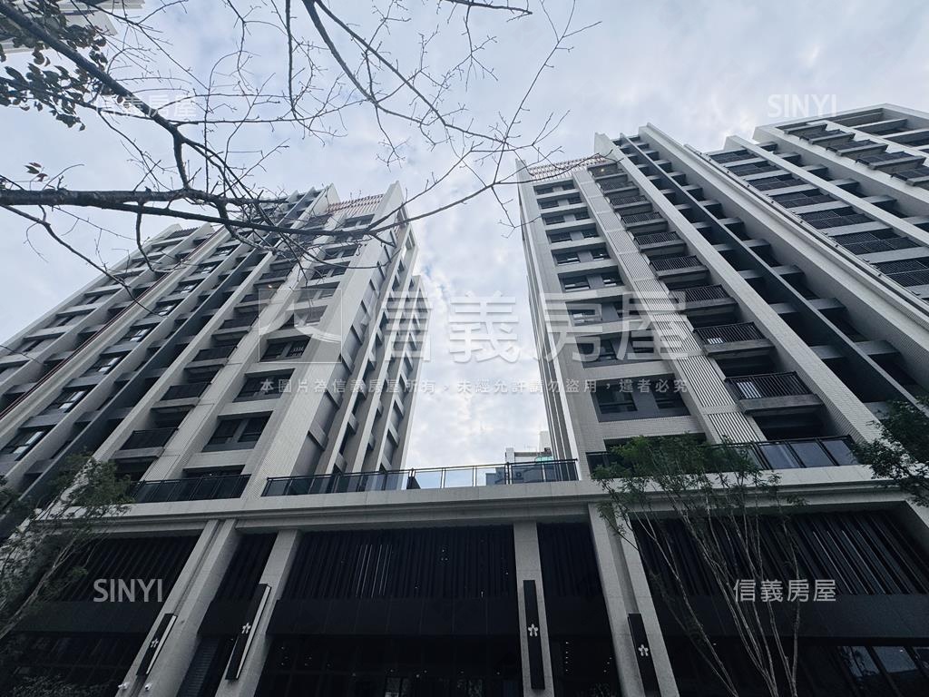 櫻花知築２房平面車位房屋室內格局與周邊環境