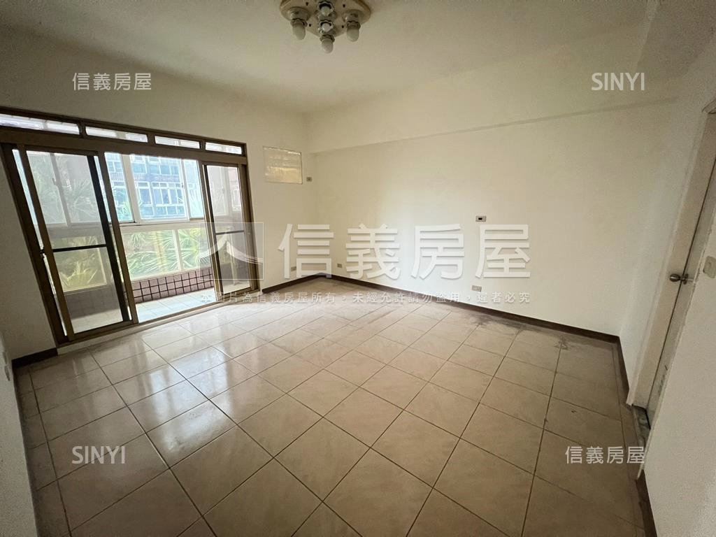 海岸新都三房車房屋室內格局與周邊環境