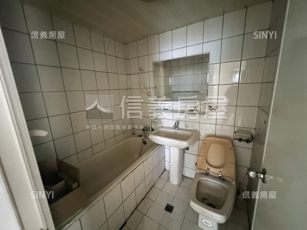 海岸新都三房車房屋室內格局與周邊環境