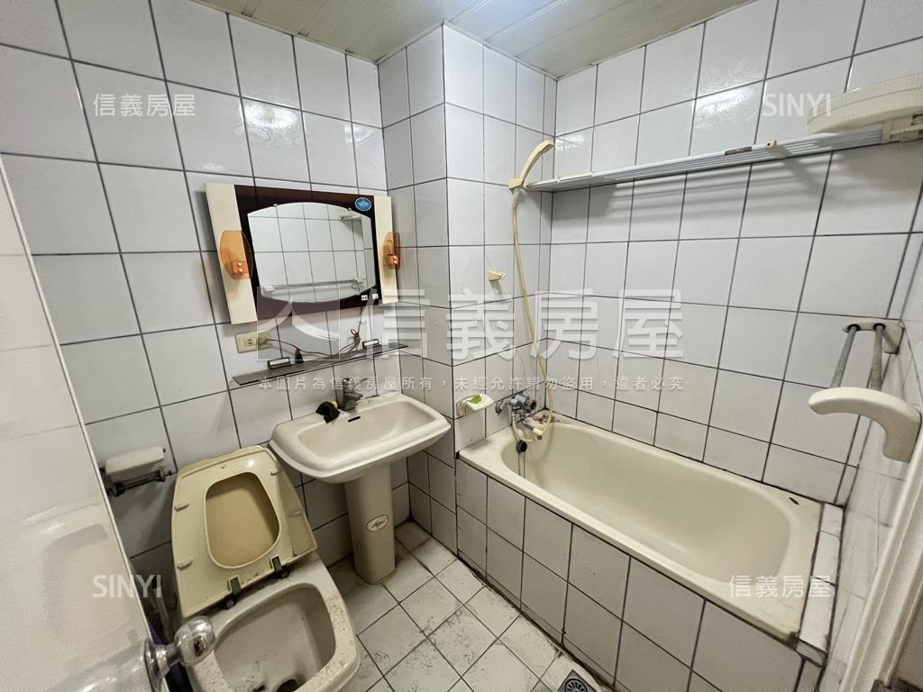 海岸新都三房車房屋室內格局與周邊環境