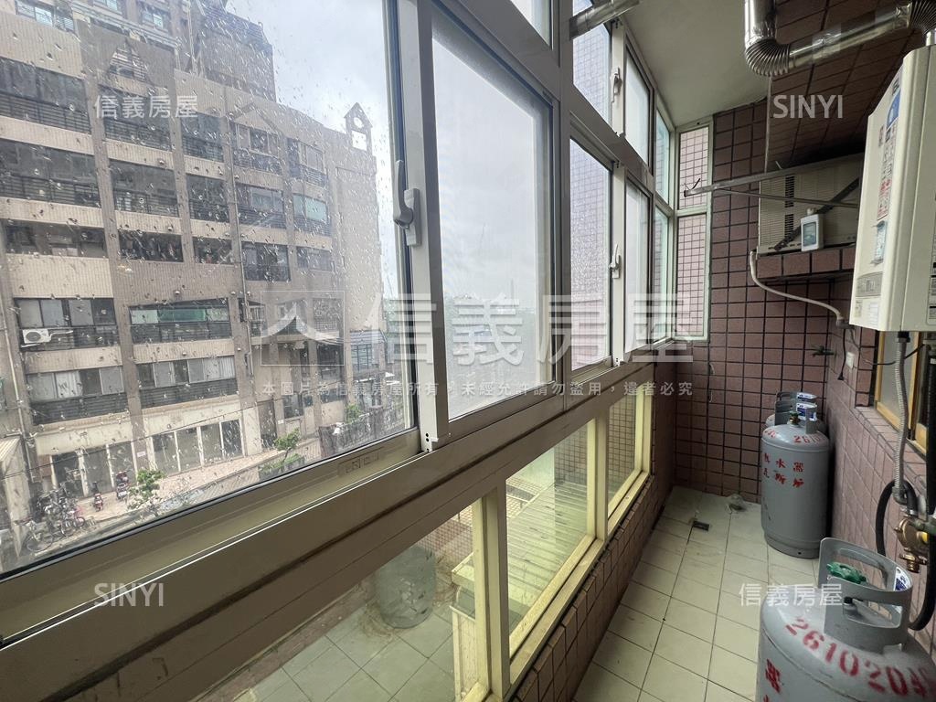 海岸新都三房車房屋室內格局與周邊環境