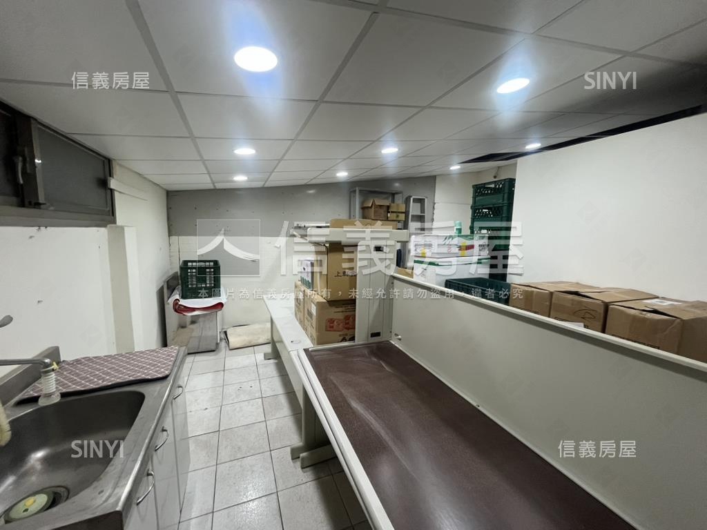 中港商圈熱鬧金店房屋室內格局與周邊環境