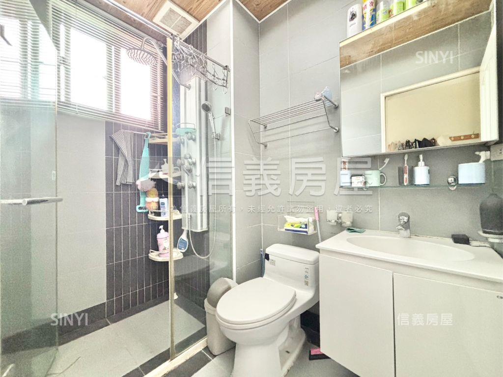 雷諾瓦經典四房雙主臥房屋室內格局與周邊環境