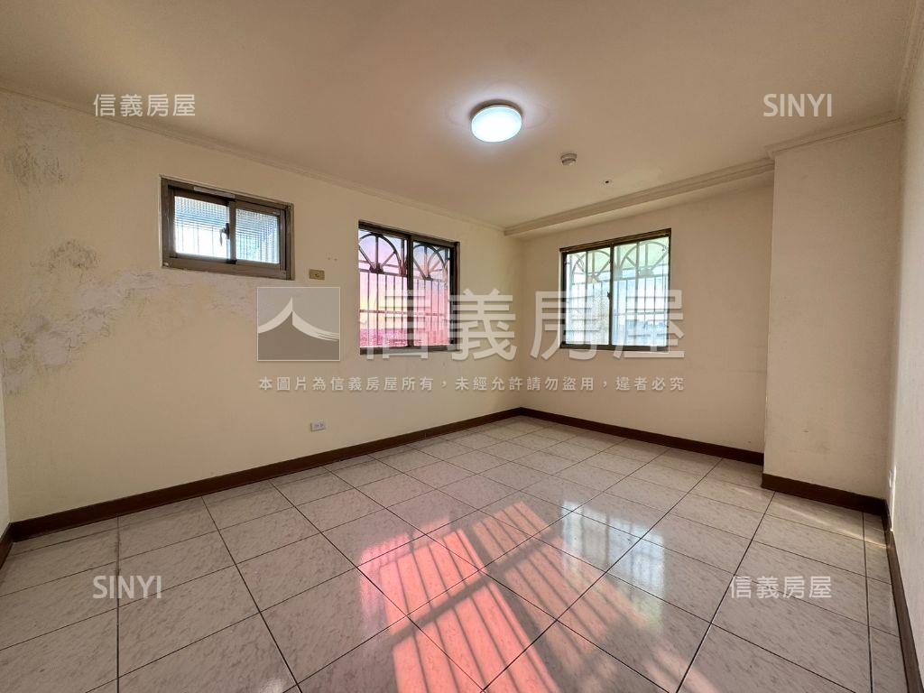 近未來捷運轉運站風景宅房屋室內格局與周邊環境