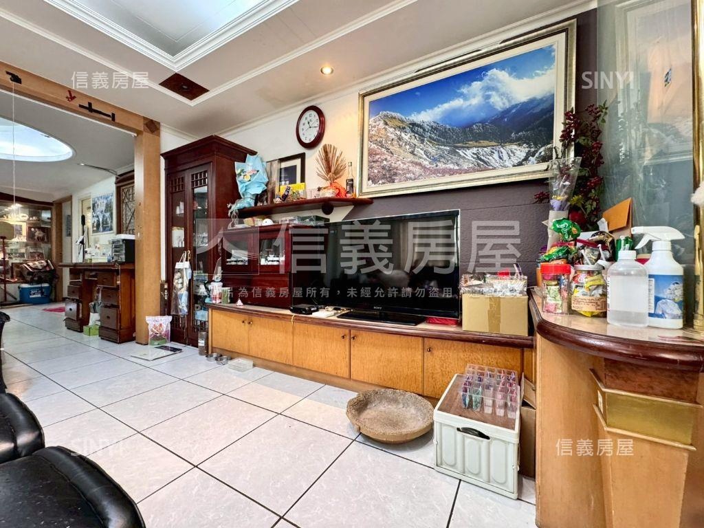 草悟道向上市場電梯三房房屋室內格局與周邊環境