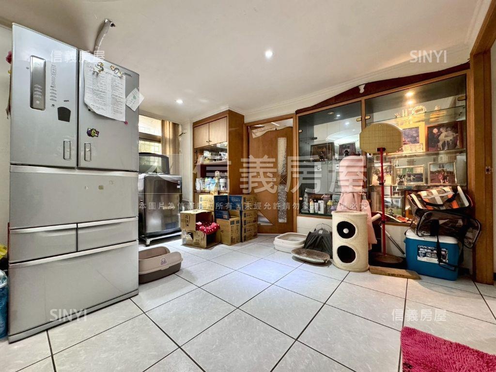 草悟道向上市場電梯三房房屋室內格局與周邊環境