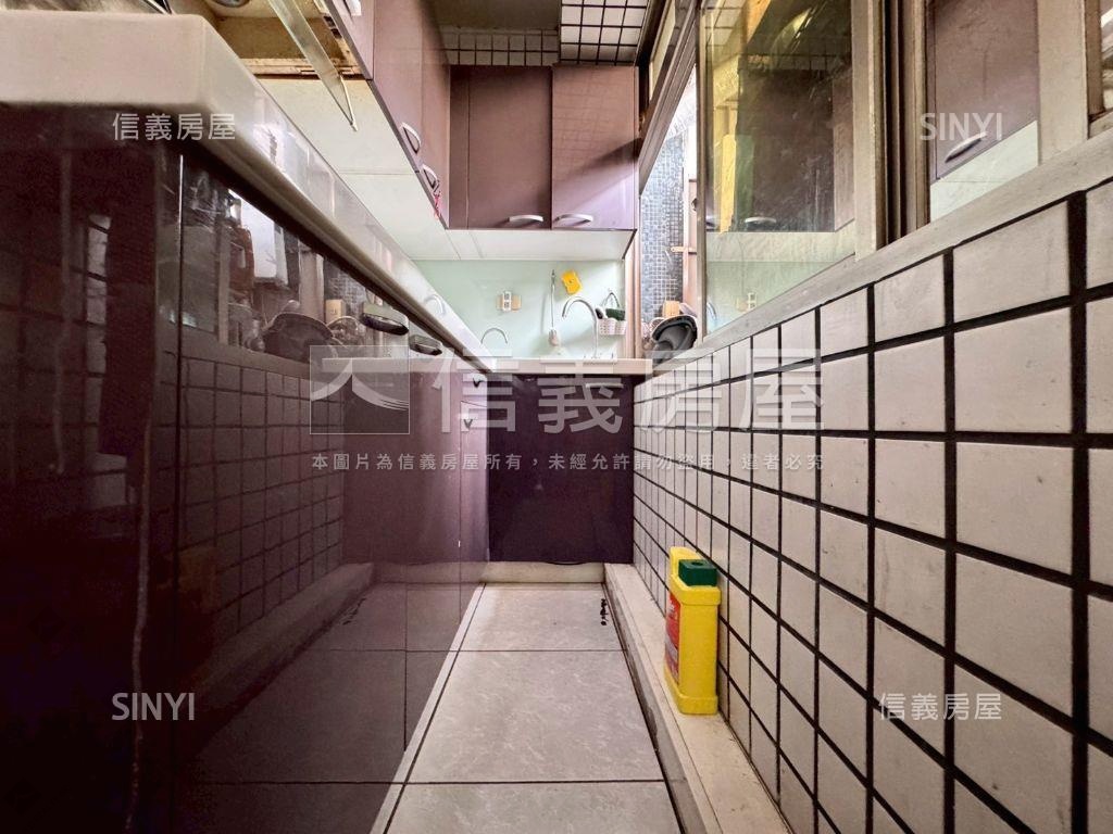 草悟道向上市場電梯三房房屋室內格局與周邊環境