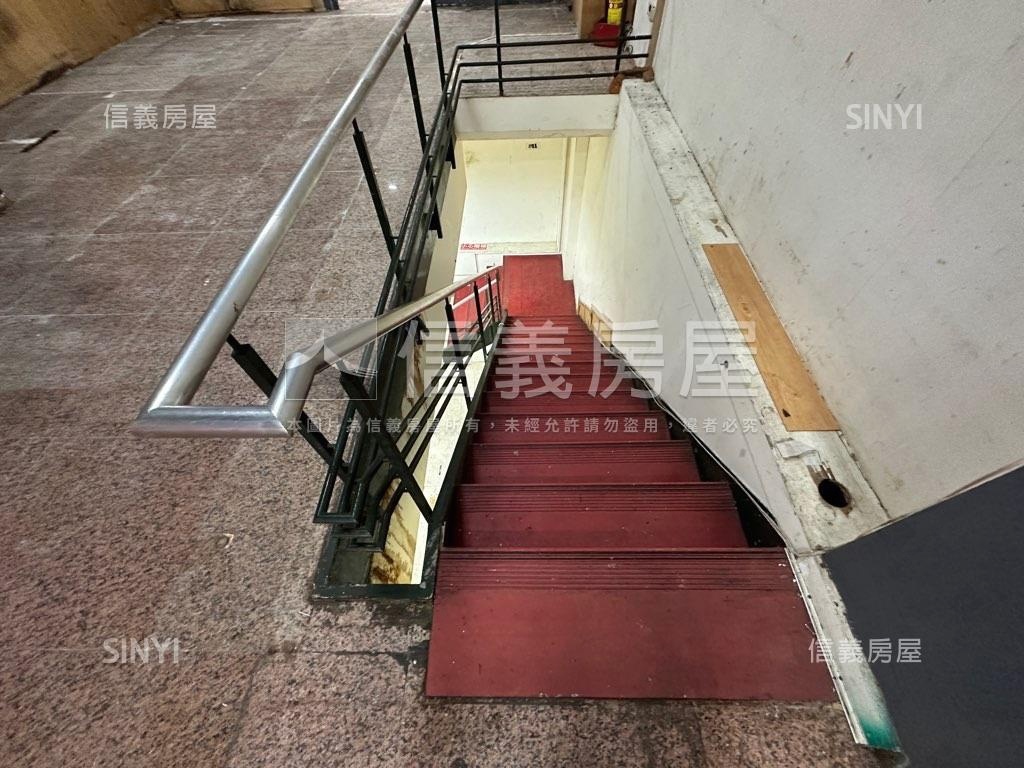 【大巨蛋】忠孝東面寬金店房屋室內格局與周邊環境