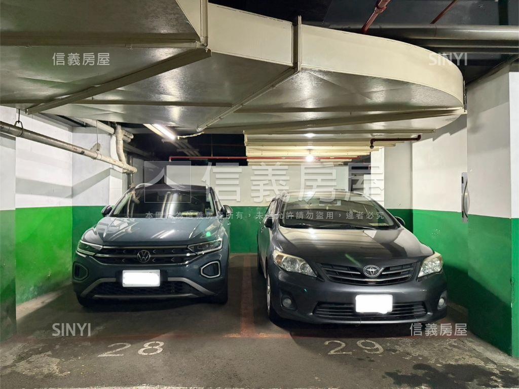 台北麗京三房有車位。綠園房屋室內格局與周邊環境