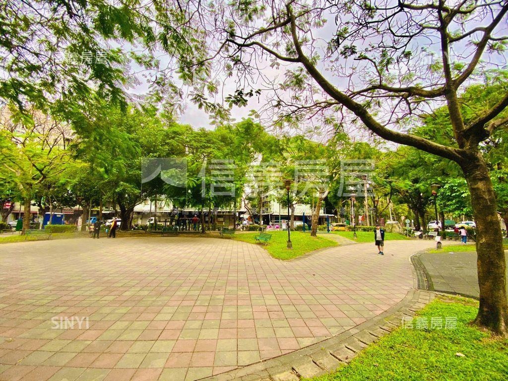 台北麗京三房有車位。綠園房屋室內格局與周邊環境