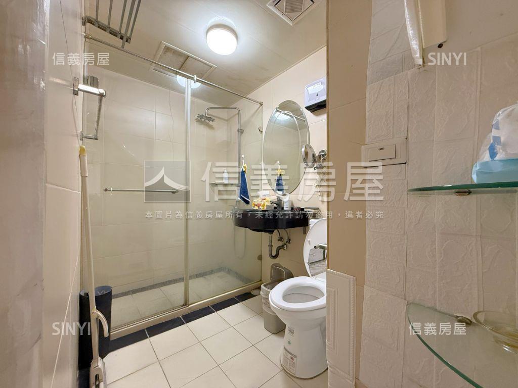 專任向上市場７米面寬店面房屋室內格局與周邊環境