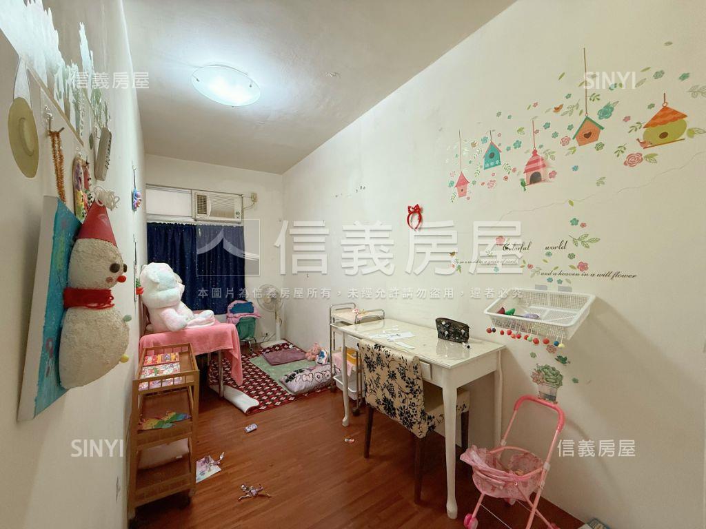 專任向上市場７米面寬店面房屋室內格局與周邊環境
