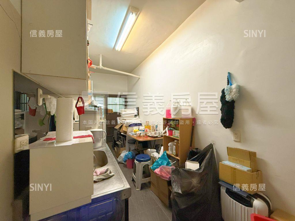 專任向上市場７米面寬店面房屋室內格局與周邊環境