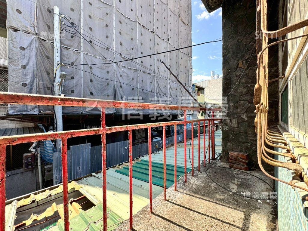 邊間低總價大地坪潛力透天房屋室內格局與周邊環境