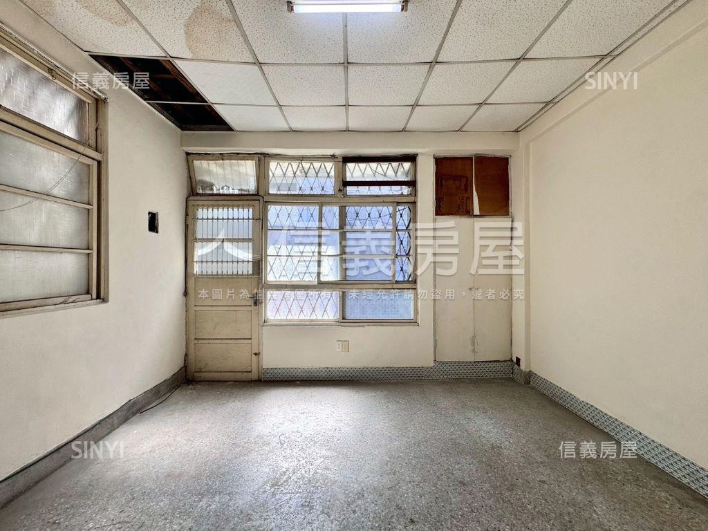 邊間低總價大地坪潛力透天房屋室內格局與周邊環境