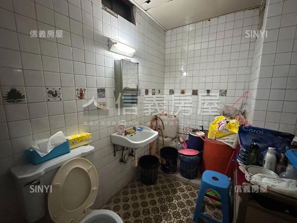 板橋府中商業區大透天房屋室內格局與周邊環境