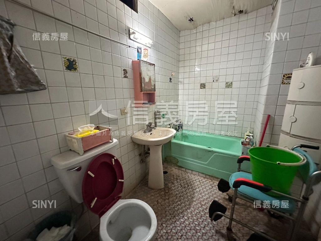 板橋府中商業區大透天房屋室內格局與周邊環境