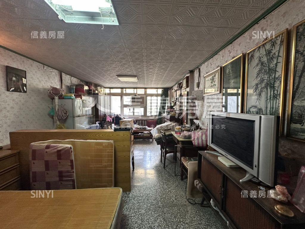 板橋府中商業區大透天房屋室內格局與周邊環境