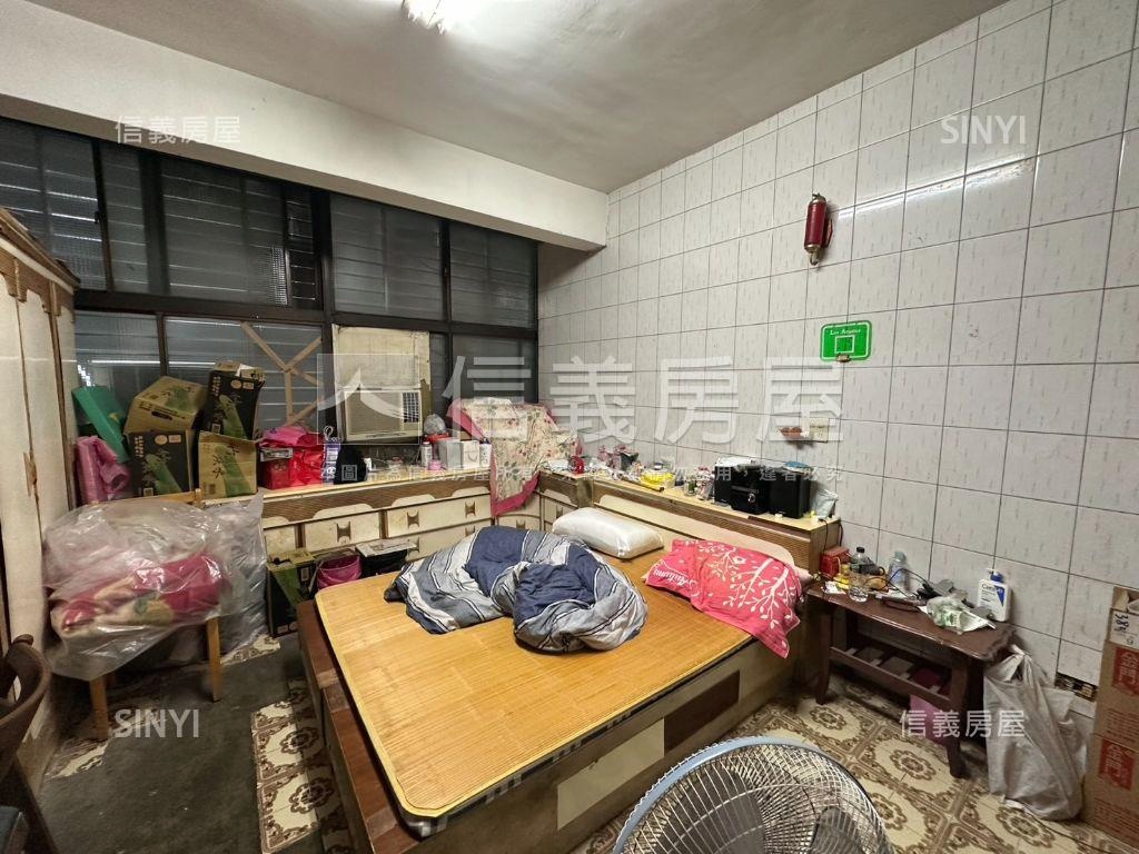 板橋府中商業區大透天房屋室內格局與周邊環境