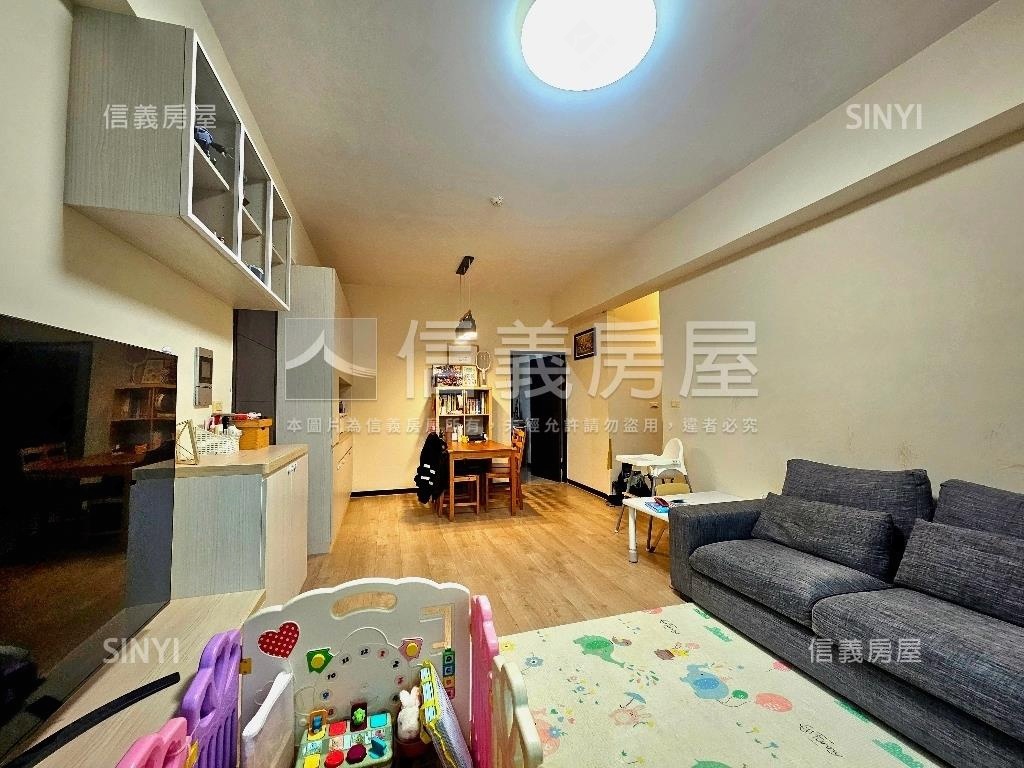 優北屯市區輕屋齡四房平車房屋室內格局與周邊環境