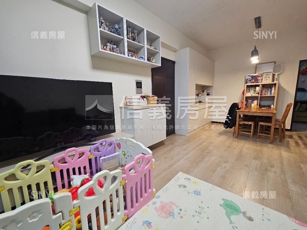 優北屯市區輕屋齡四房平車房屋室內格局與周邊環境