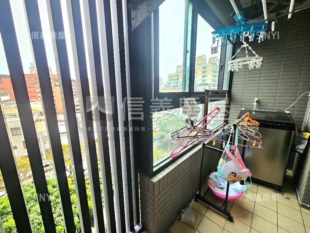 優北屯市區輕屋齡四房平車房屋室內格局與周邊環境