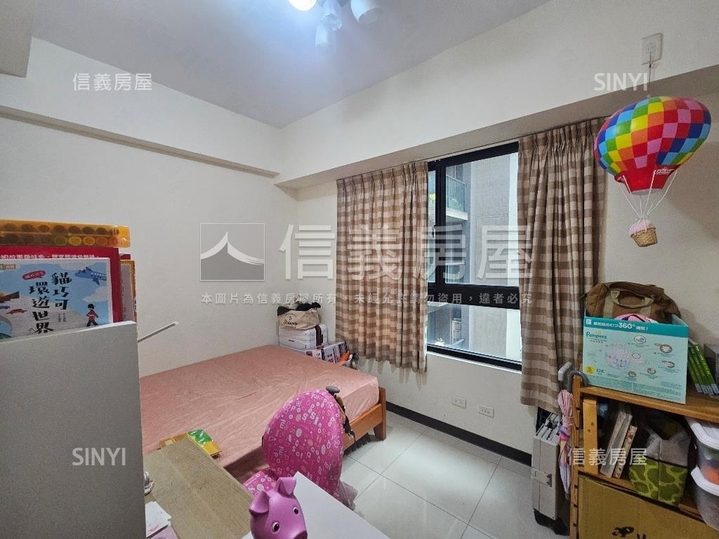 優北屯市區輕屋齡四房平車房屋室內格局與周邊環境