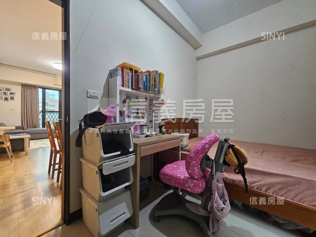 優北屯市區輕屋齡四房平車房屋室內格局與周邊環境