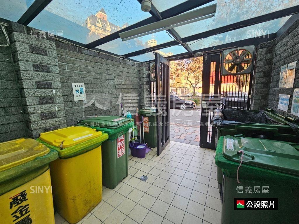 優北屯市區輕屋齡四房平車房屋室內格局與周邊環境