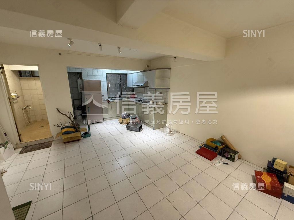 北區人車分道稀有讚透天房屋室內格局與周邊環境