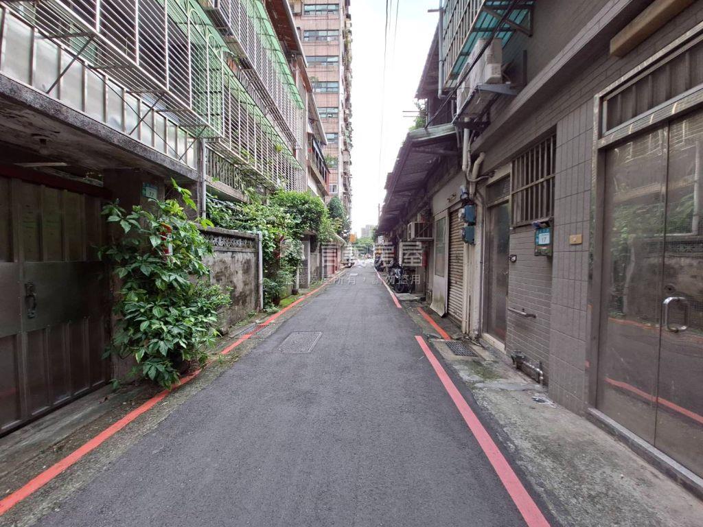 仁愛公園靜巷透天房屋室內格局與周邊環境