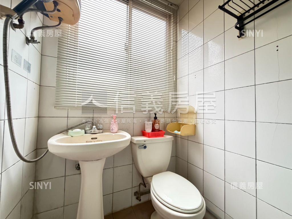 淡水金雞母稀有收租聖品房屋室內格局與周邊環境