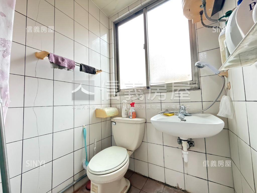 淡水金雞母稀有收租聖品房屋室內格局與周邊環境