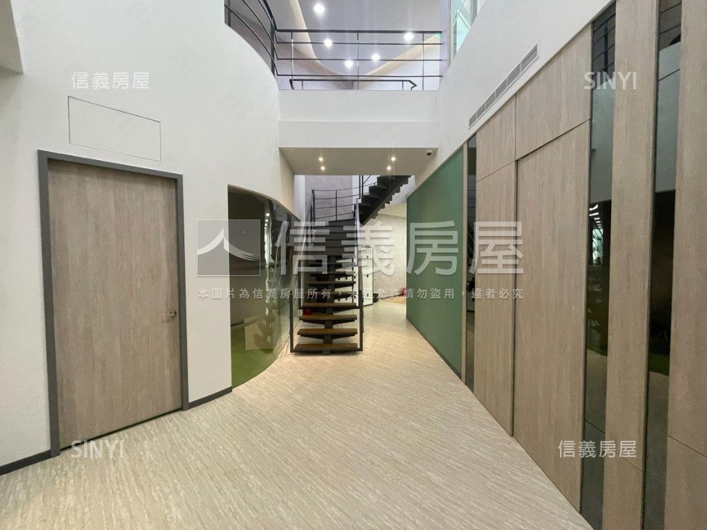 ＡＰＥＣ挑高８Ｍ雙層辦公房屋室內格局與周邊環境