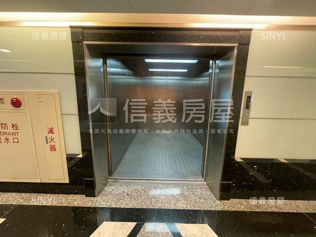 ＡＰＥＣ挑高８Ｍ雙層辦公房屋室內格局與周邊環境