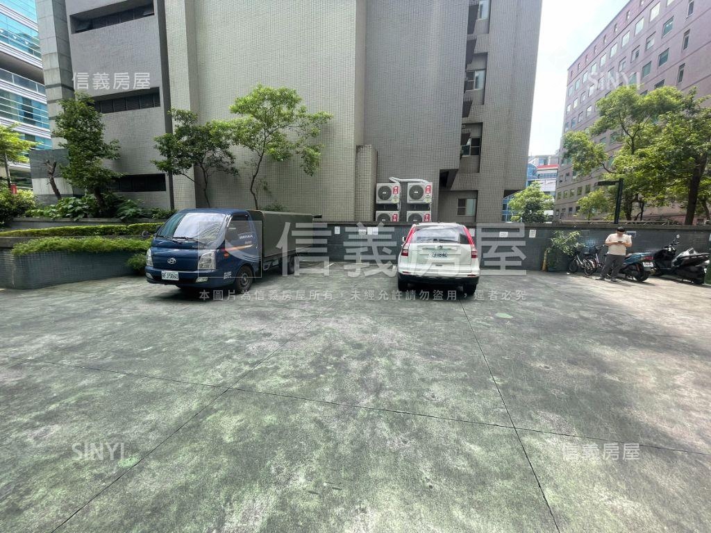 ＡＰＥＣ挑高８Ｍ雙層辦公房屋室內格局與周邊環境