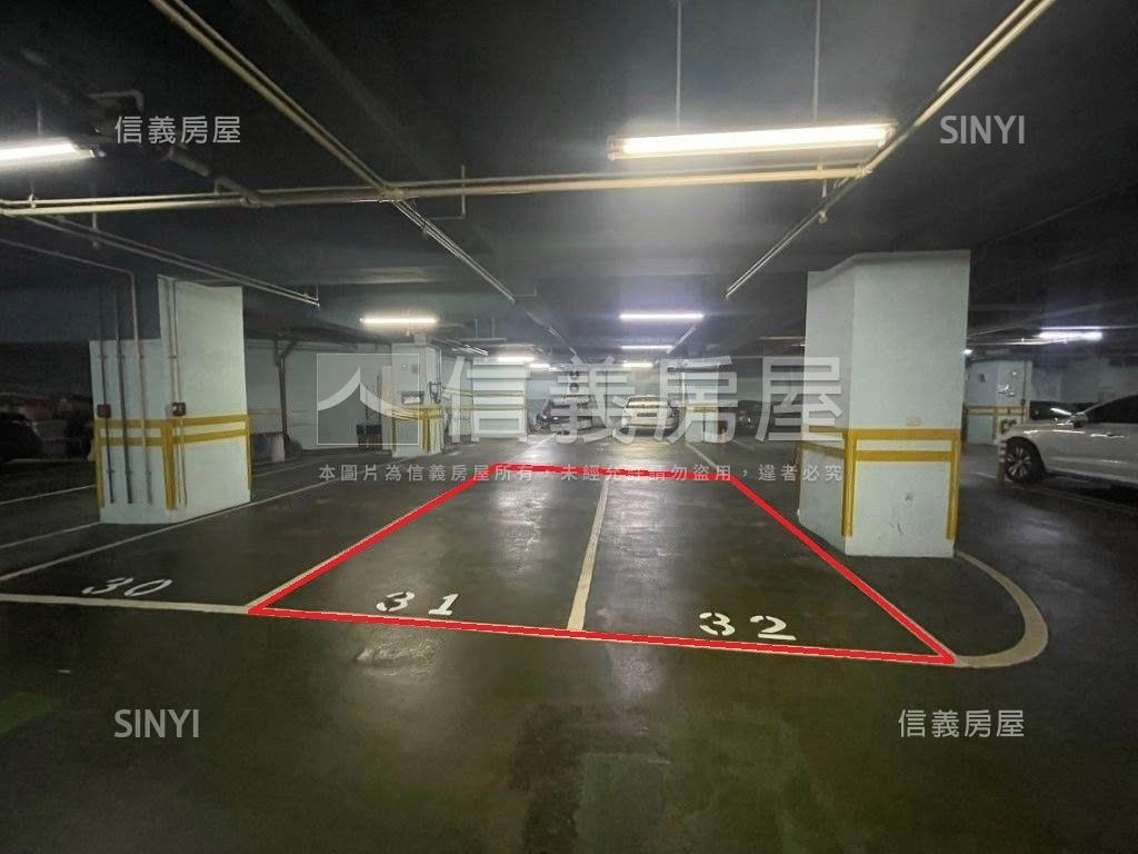 ＡＰＥＣ挑高８Ｍ雙層辦公房屋室內格局與周邊環境