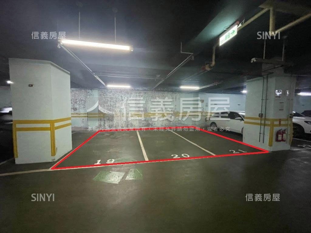 ＡＰＥＣ挑高８Ｍ雙層辦公房屋室內格局與周邊環境