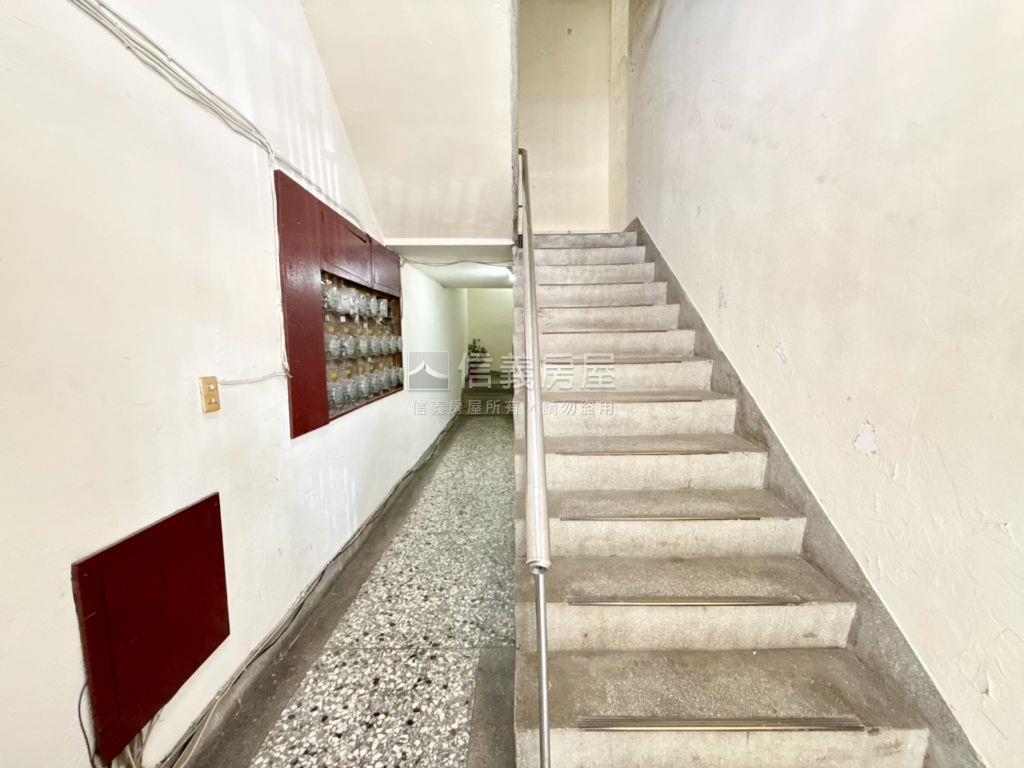 西屯｜低總價二樓美寓房屋室內格局與周邊環境