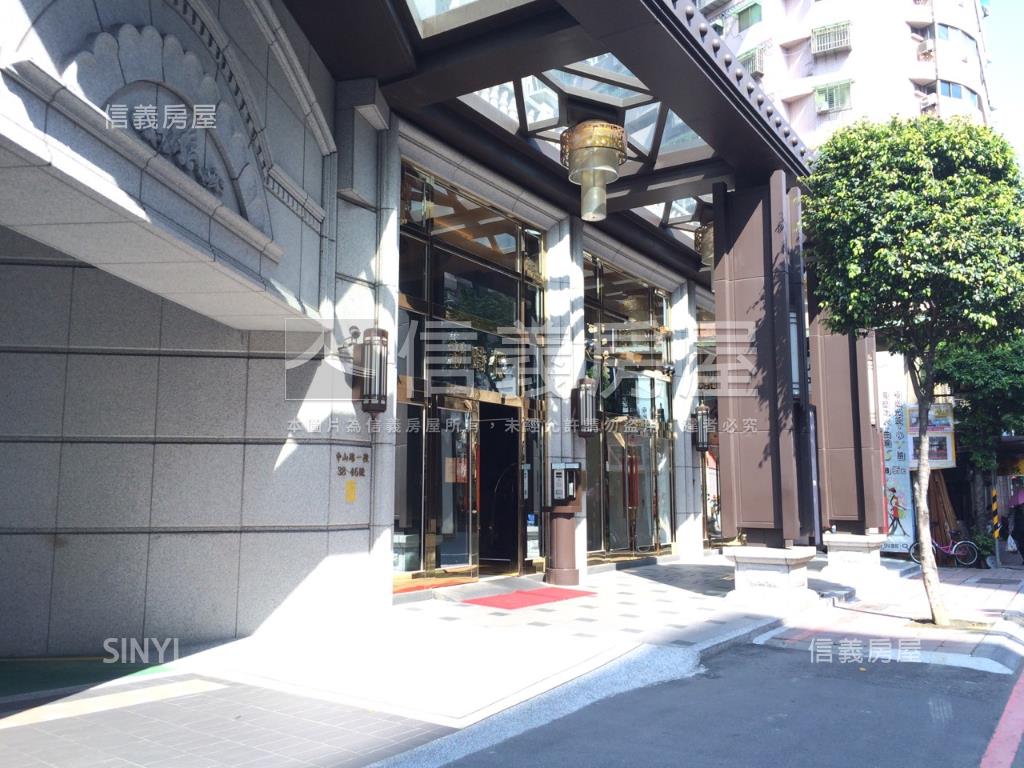 捷運新時代裝潢二樓房屋室內格局與周邊環境