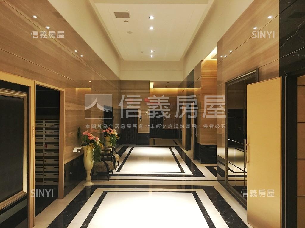 捷運新時代裝潢二樓房屋室內格局與周邊環境