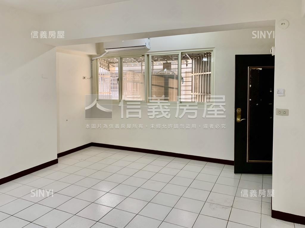 專任中正路稀有三房華廈房屋室內格局與周邊環境