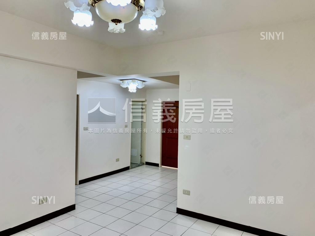 專任中正路稀有三房華廈房屋室內格局與周邊環境