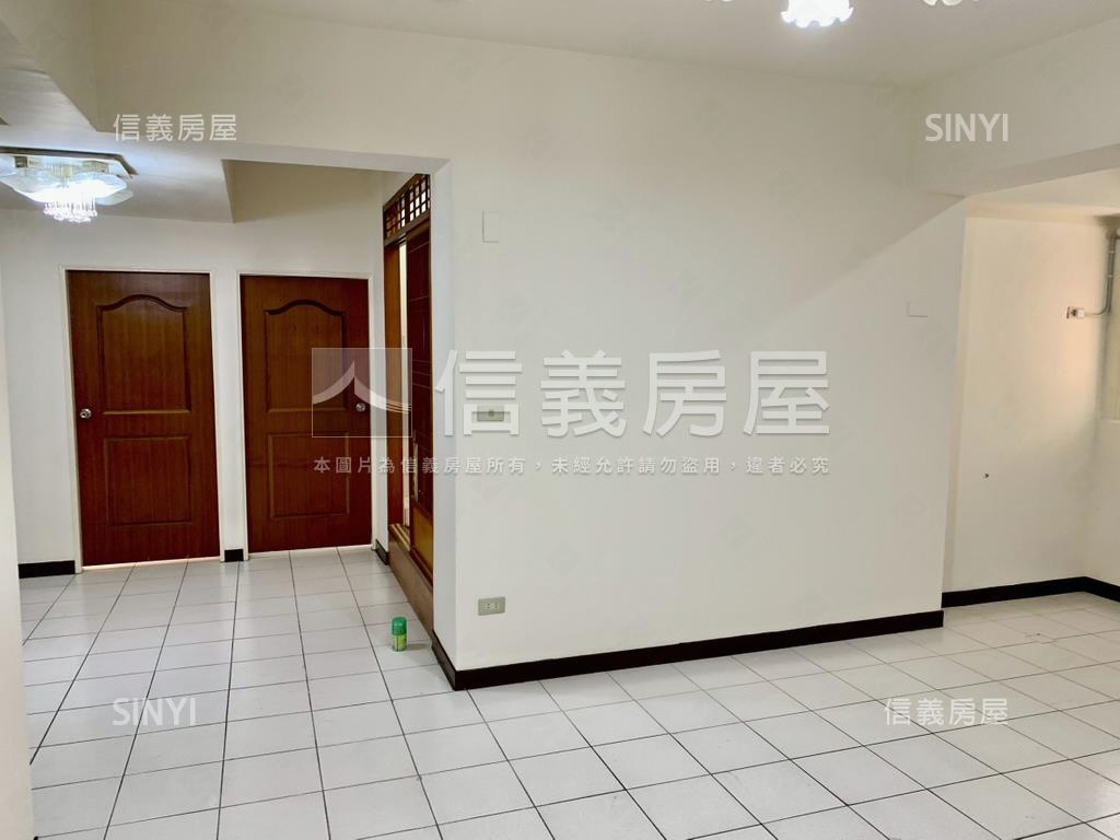 專任中正路稀有三房華廈房屋室內格局與周邊環境
