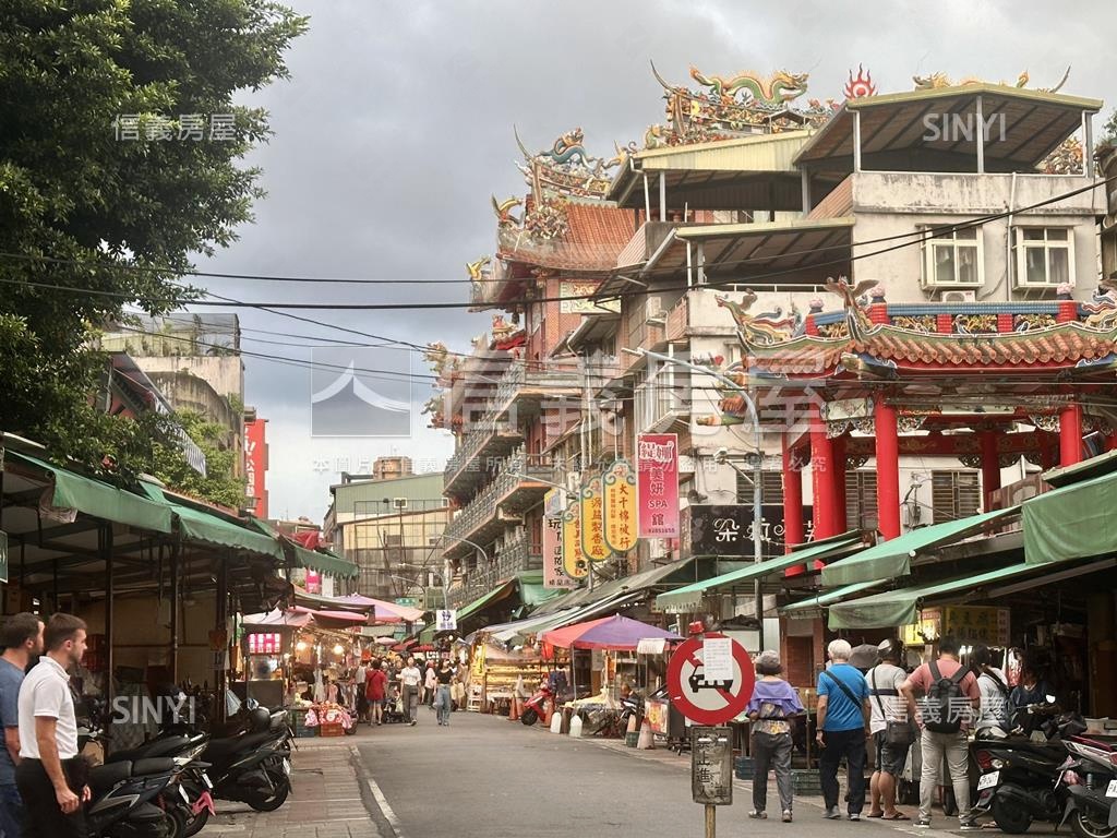 專任中正路稀有三房華廈房屋室內格局與周邊環境