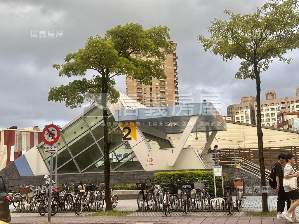 專任中正路稀有三房華廈房屋室內格局與周邊環境