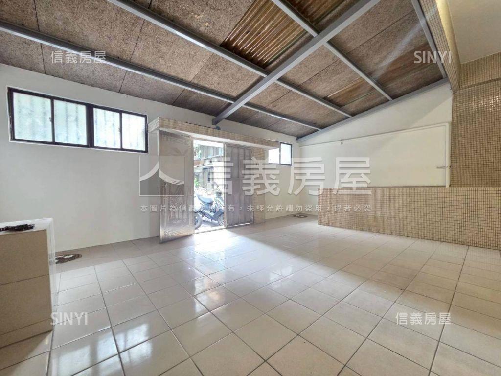 板橋優質店面，有地下室房屋室內格局與周邊環境