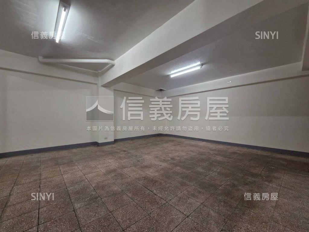 板橋優質店面，有地下室房屋室內格局與周邊環境